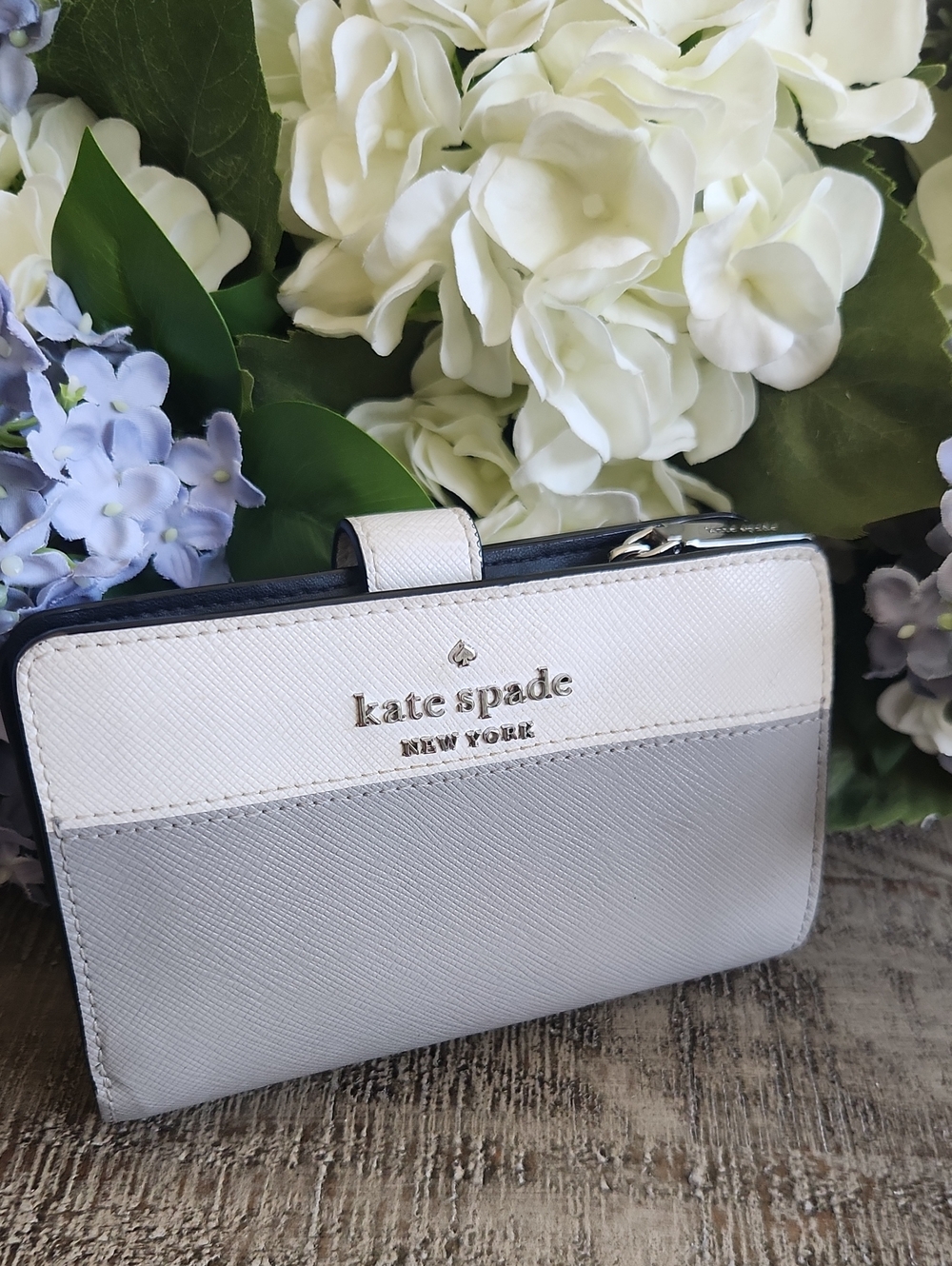 kate spade White and Light Gray Bifold Wallet
